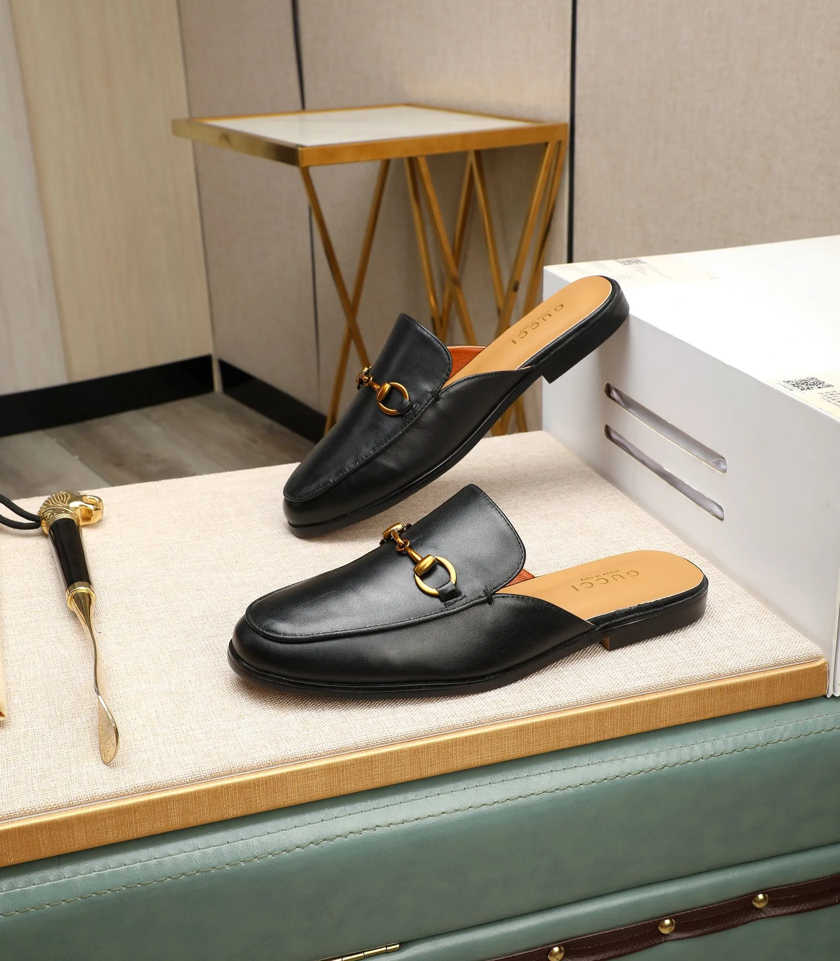 Men's clothing and shoes 💰380 (Gucci) The latest 🎁🎁 casual and fashionable men's shoes 👟 from the official website, hot style 💥 style is simple and elegant, exclusive for trendy men. Unique official website latest brand double G elements 👑 original Gucci decoration, fashionable and generous, original material original calfskin, ✅ fully imported first-layer pigskin lining, official website designated wear-resistant, lightweight original rubber casual outsole, counter classic model taken in kind, 38-44 black and white optional